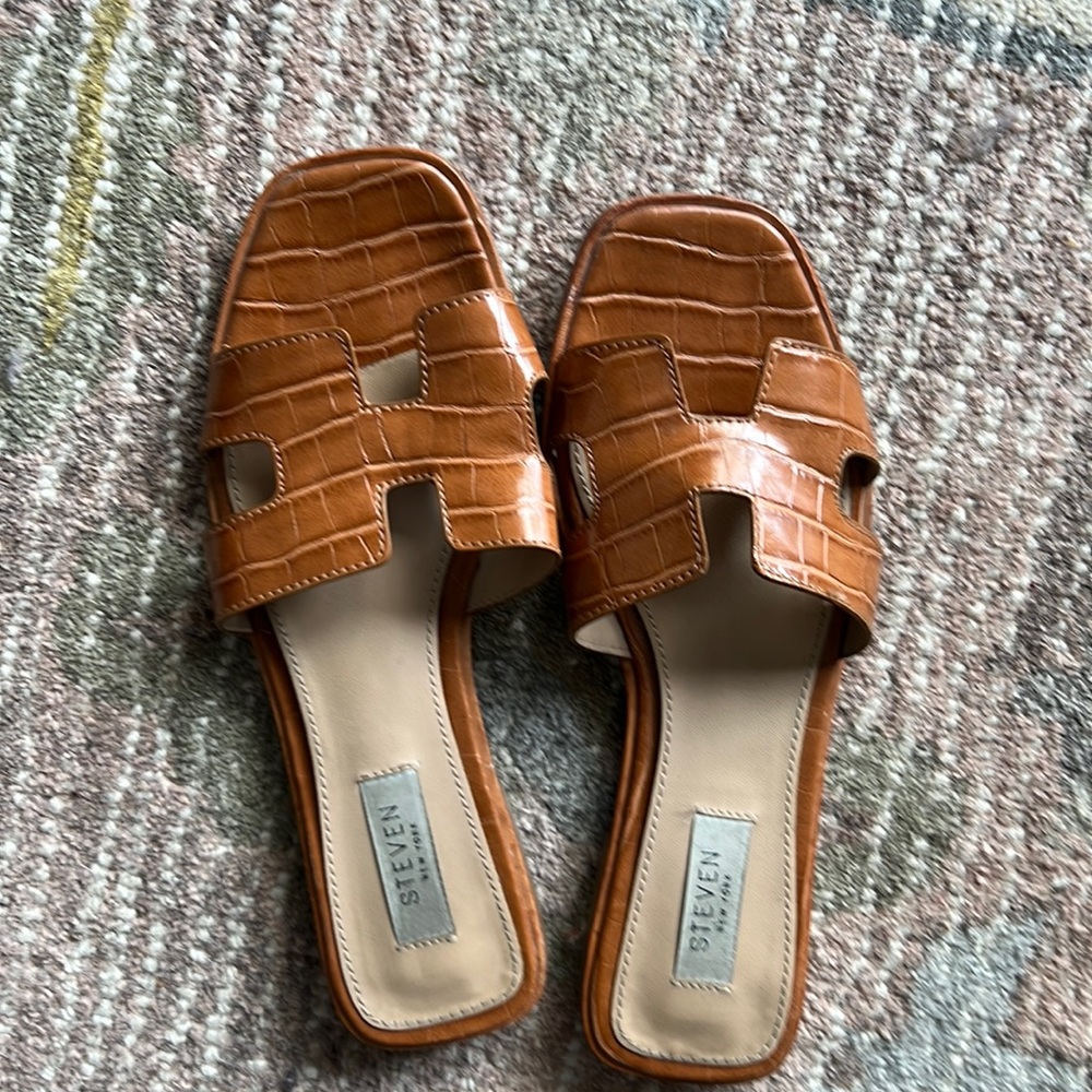 MOVING SALE: Steven New York sandals